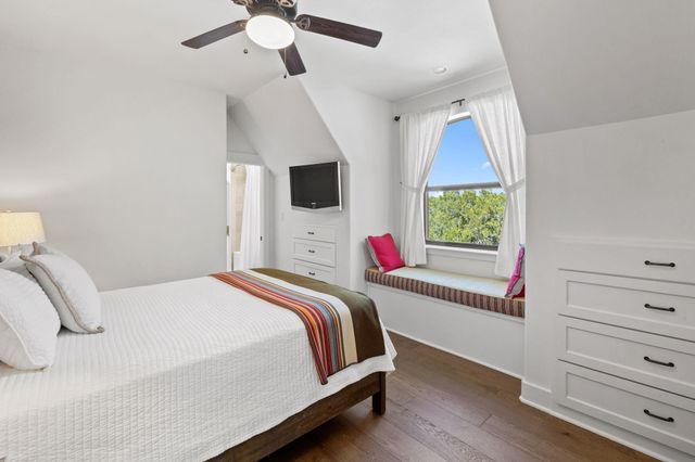 6058 Mustang Valley TRL, Wimberley, TX 78676