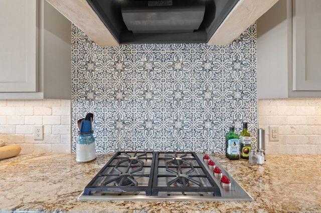 6058 Mustang Valley TRL, Wimberley, TX 78676