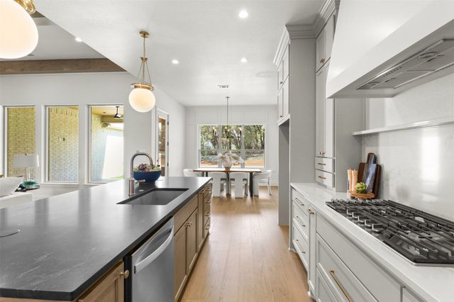 1656 Private Access 60200, Burleson, TX 76028