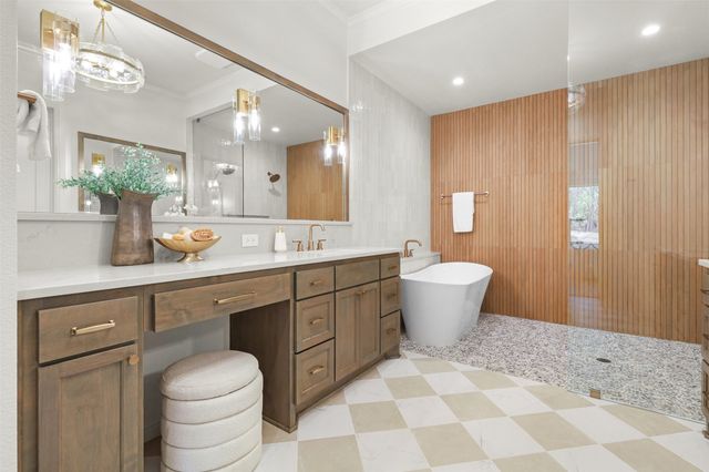 1656 Private Access 60200, Burleson, TX 76028
