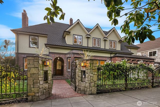 2409 29th Avenue W, Seattle, WA 98199