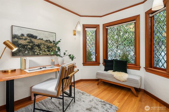 2409 29th Avenue W, Seattle, WA 98199