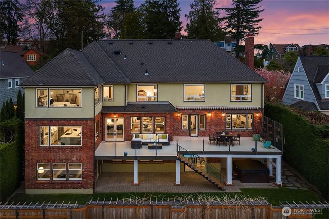 2409 29th Avenue W, Seattle, WA 98199