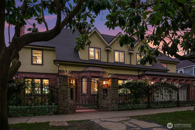 2409 29th Avenue W, Seattle, WA 98199