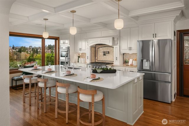 2409 29th Avenue W, Seattle, WA 98199