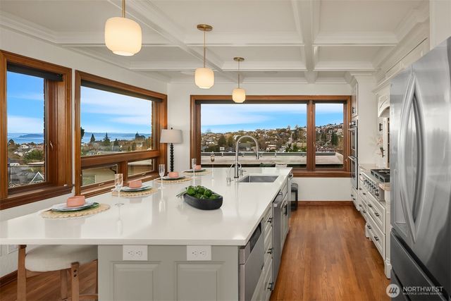 2409 29th Avenue W, Seattle, WA 98199