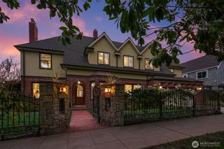 2409 29th Avenue W, Seattle, WA 98199