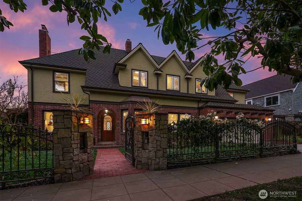 2409 29th Avenue W, Seattle, WA 98199