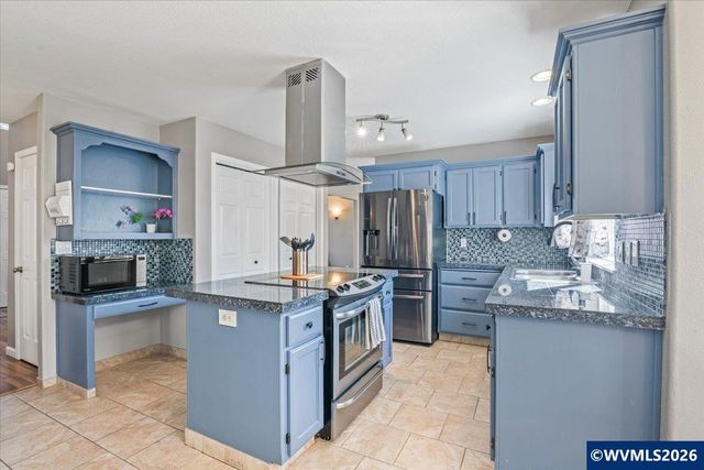 4468 Farm Field Av NE, Salem, OR 97305