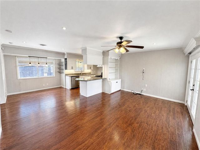 205 Driftwood Dr, Portland, TX 78374