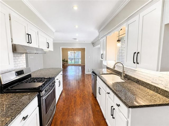 205 Driftwood Dr, Portland, TX 78374