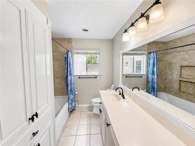 205 Driftwood Dr, Portland, TX 78374