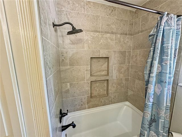 205 Driftwood Dr, Portland, TX 78374