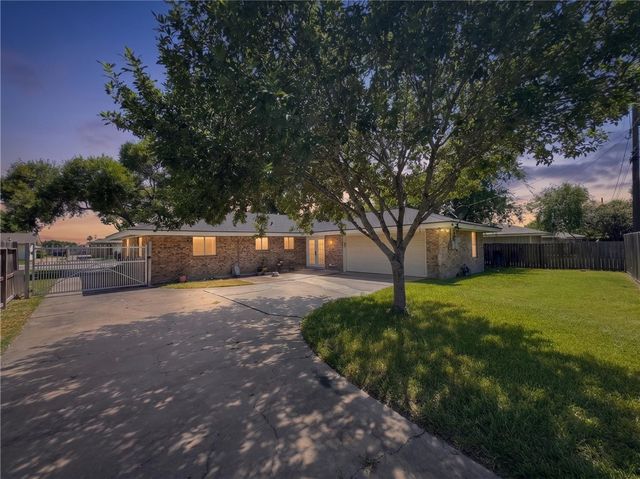 205 Driftwood Dr, Portland, TX 78374