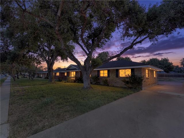 205 Driftwood Dr, Portland, TX 78374