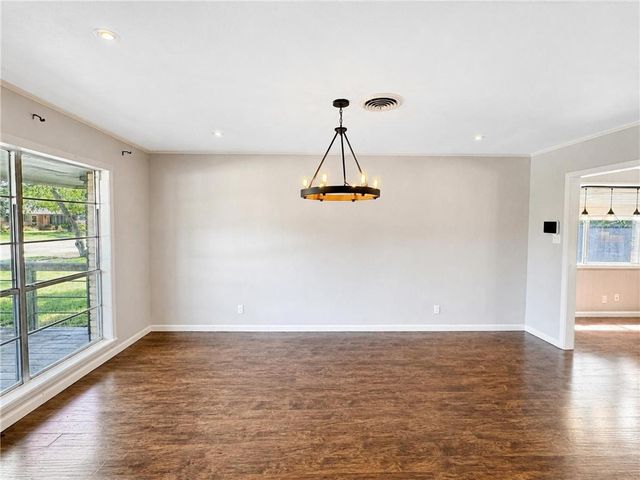 205 Driftwood Dr, Portland, TX 78374