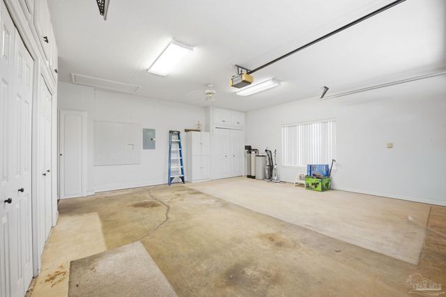 4552 Peaden Rd, Pace, FL 32571