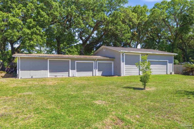 4552 Peaden Rd, Pace, FL 32571