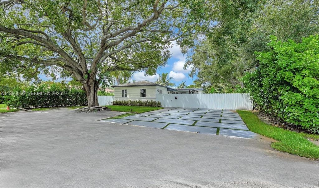 11102 NE 9th Court, Biscayne Park, FL 33161