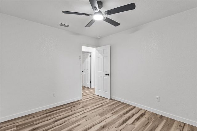 5718 Crestgrove Dr, Corpus Christi, TX 78415