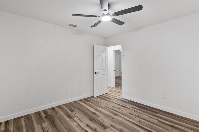 5718 Crestgrove Dr, Corpus Christi, TX 78415