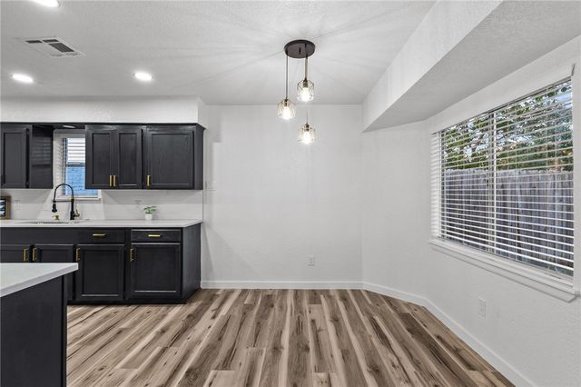 5718 Crestgrove Dr, Corpus Christi, TX 78415