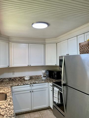 26 The Morgan Cir, Mashpee, MA 02649