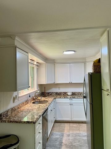 26 The Morgan Cir, Mashpee, MA 02649