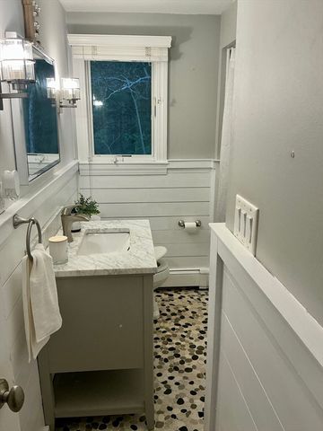 26 The Morgan Cir, Mashpee, MA 02649