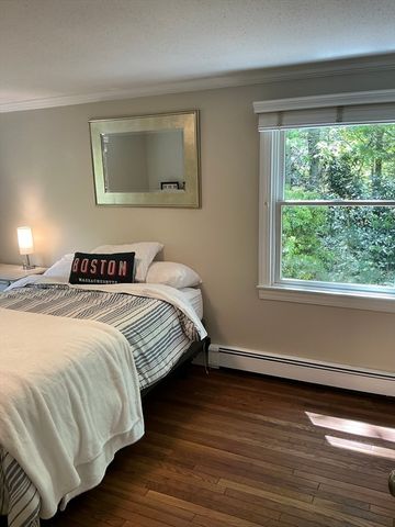 26 The Morgan Cir, Mashpee, MA 02649