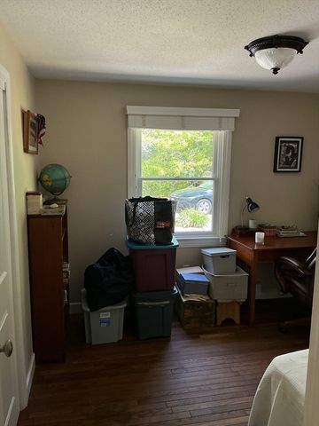 26 The Morgan Cir, Mashpee, MA 02649