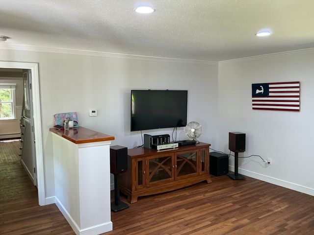26 The Morgan Cir, Mashpee, MA 02649