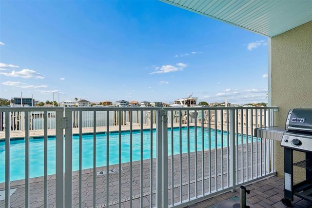 620 BAYWAY BOULEVARD 5, Clearwater Beach, FL 33767