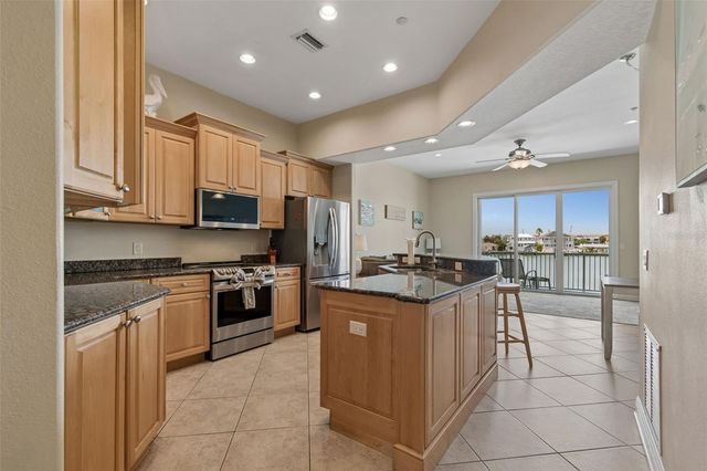 620 BAYWAY BOULEVARD 5, Clearwater Beach, FL 33767
