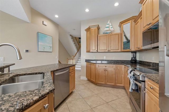 620 BAYWAY BOULEVARD 5, Clearwater Beach, FL 33767
