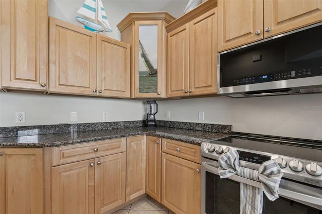 620 BAYWAY BOULEVARD 5, Clearwater Beach, FL 33767