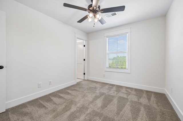 41 W High St Apt D8, Clarksville, TN 37040