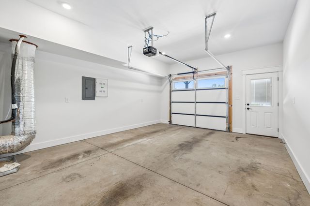 41 W High St Apt D8, Clarksville, TN 37040