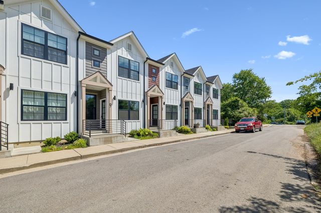41 W High St Apt D8, Clarksville, TN 37040