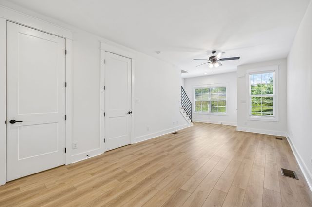 41 W High St Apt D8, Clarksville, TN 37040