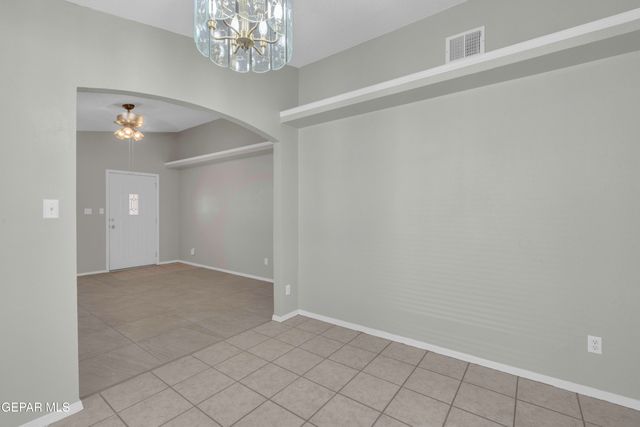 9996 Laurie Jo Lane, Socorro, TX 79927
