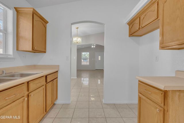 9996 Laurie Jo Lane, Socorro, TX 79927