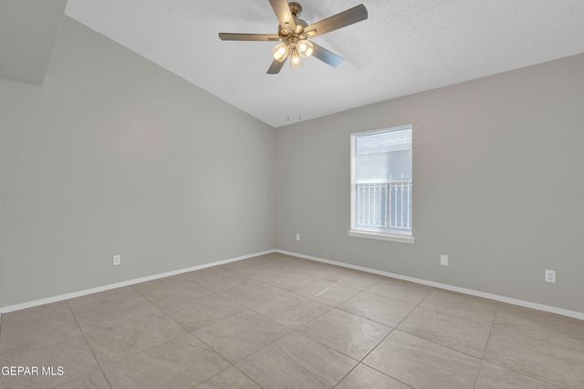 9996 Laurie Jo Lane, Socorro, TX 79927