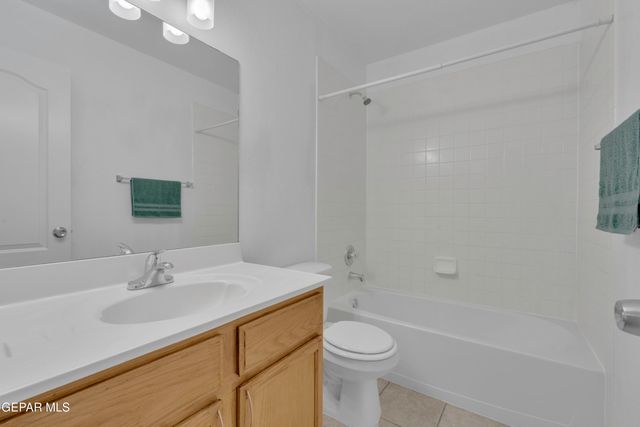 9996 Laurie Jo Lane, Socorro, TX 79927