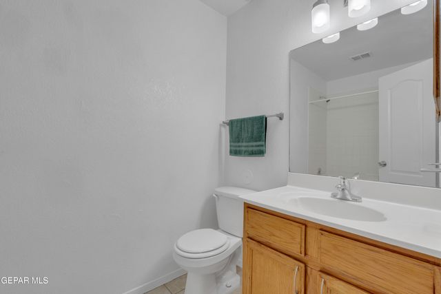 9996 Laurie Jo Lane, Socorro, TX 79927