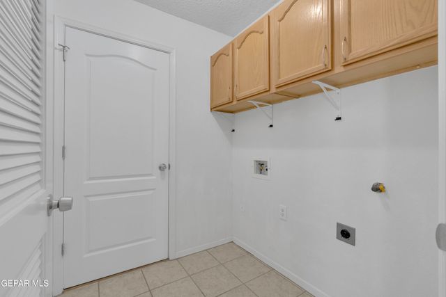 9996 Laurie Jo Lane, Socorro, TX 79927