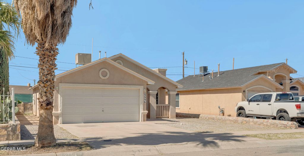 9996 Laurie Jo Lane, Socorro, TX 79927