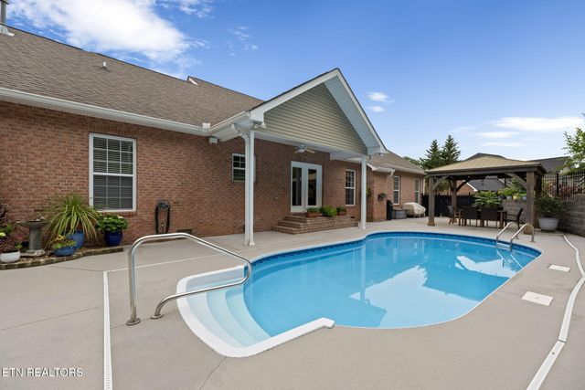 48 Riverside Drive, Oak Ridge, TN 37830