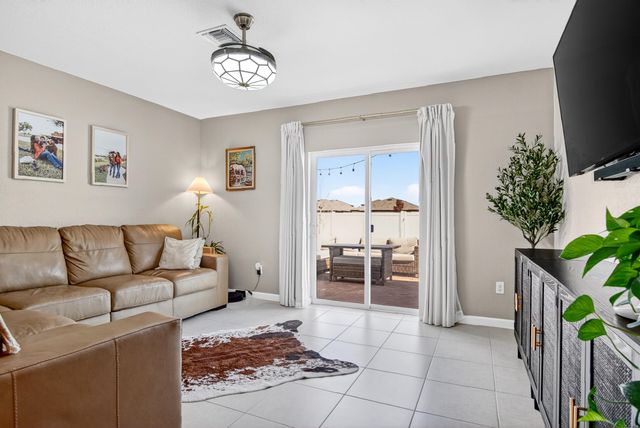 760 Carlyle Way, Fort Pierce, FL 34947