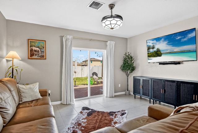 760 Carlyle Way, Fort Pierce, FL 34947